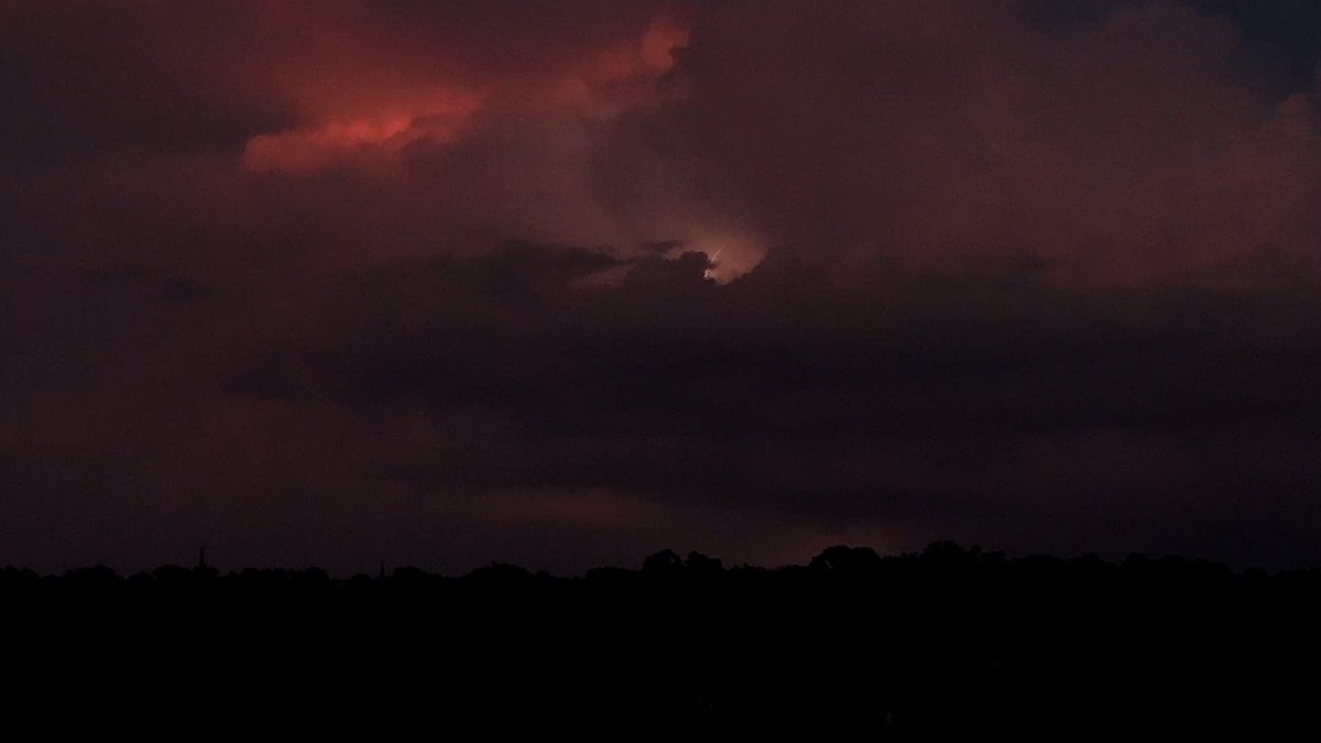 BJeswaldWRBL's tweet image. Tonight’s storm south of Buena Vista was quite the site at sunset. Lightning was captured by Kevin Roble piloting Ranger 3 at 388 feet. #cloudtogroundlighting #GaWxCond #gawx