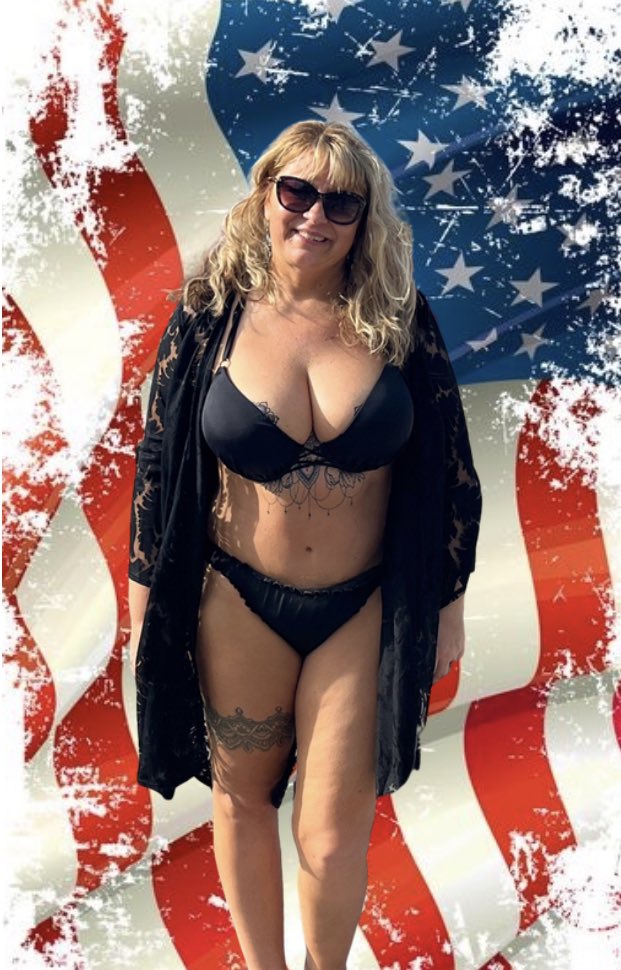 #Happy4thofJuly #merica #tattoos #boobs #daylate  🎇🎆🇺🇸🍻