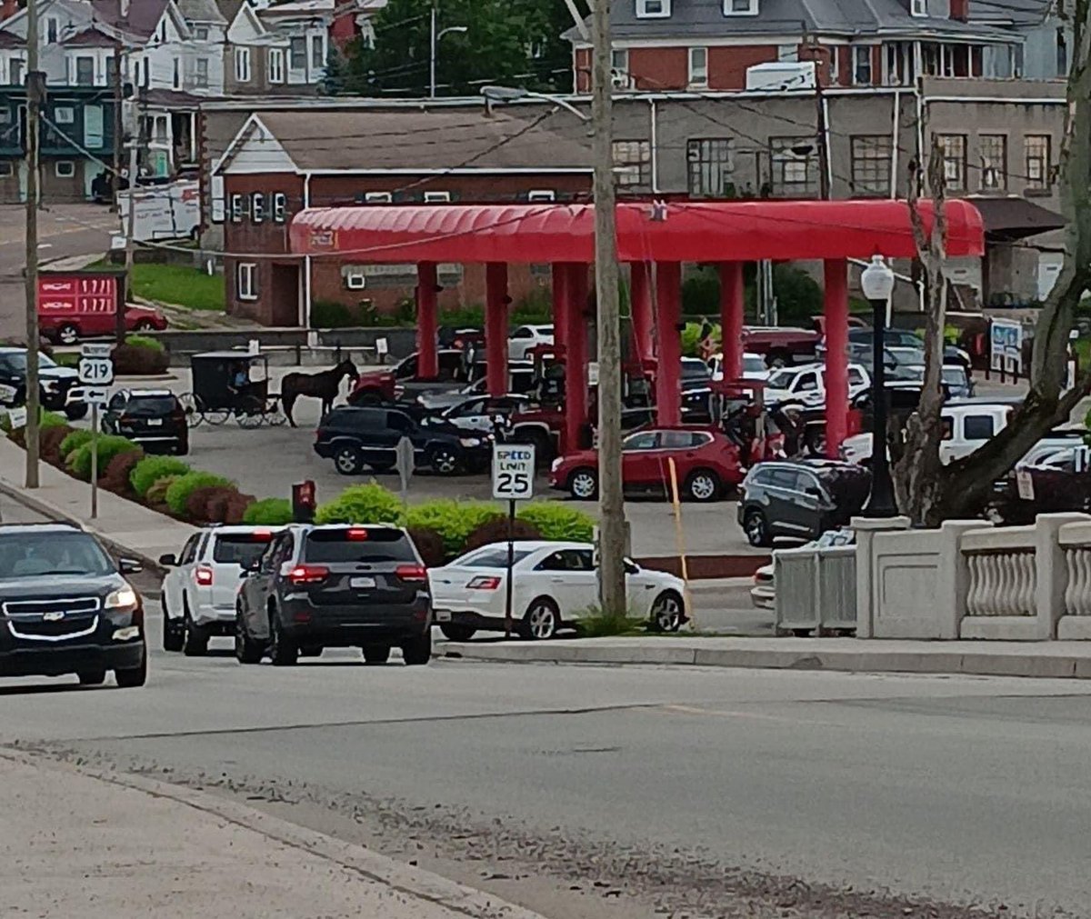 Someone said “deal so good, even the Amish in line” 🤣🤣🤣🤣 #sheetz #cheapgas