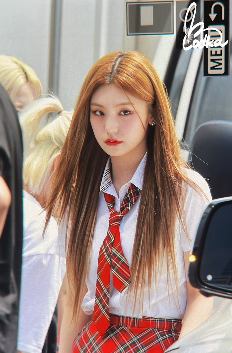 is_Vodka7's tweet photo. 230706 아는형님 출근
#ITZY #있지 #YEJI #예지 https://t.co/WMQJrcxECh