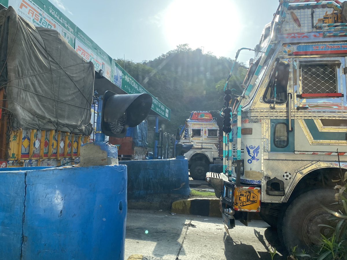 DakhseeshSharma's tweet photo. During the Shree Amarnath Ji Yatra LG administration should take a call to drop the toll of pilgrims' vehicles. This tax (Jajiya) should not be imposed on Yatris. Tolls are turned now Hindrance for the people. 
@manojsinha_ 
@AmitShah 
@ZeeNews 
@aajtak https://t.co/aSMbQDNy6M