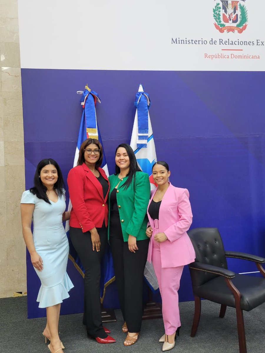 JCIPOP's tweet image. Nuestra PL Stephanie Grullón participó del Panel: "Rol de las Mujeres en la Diplomacia en el Siglo 21", evento estuvo coordinando por @INESDYC_RD , Fundación Princesas del Siglo 21 y la Fudacion Mujeres Empresarias (FEM).

¡Agradecemos la invitación!

#JCIPOP #JCIRD #Diolomacia