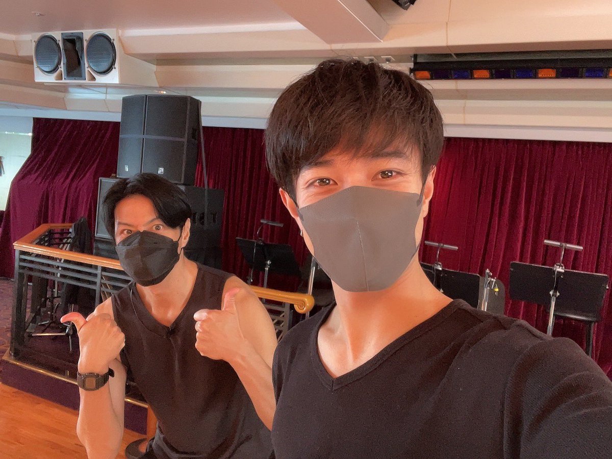 tty_ichinose's tweet image. 本日は学さんことオチョさん@ShindoGaku 、オチョさんこと学さん@ShindoGaku のアシスタントさせてもらってます！！
#進藤学 #健美体操 #オチョ