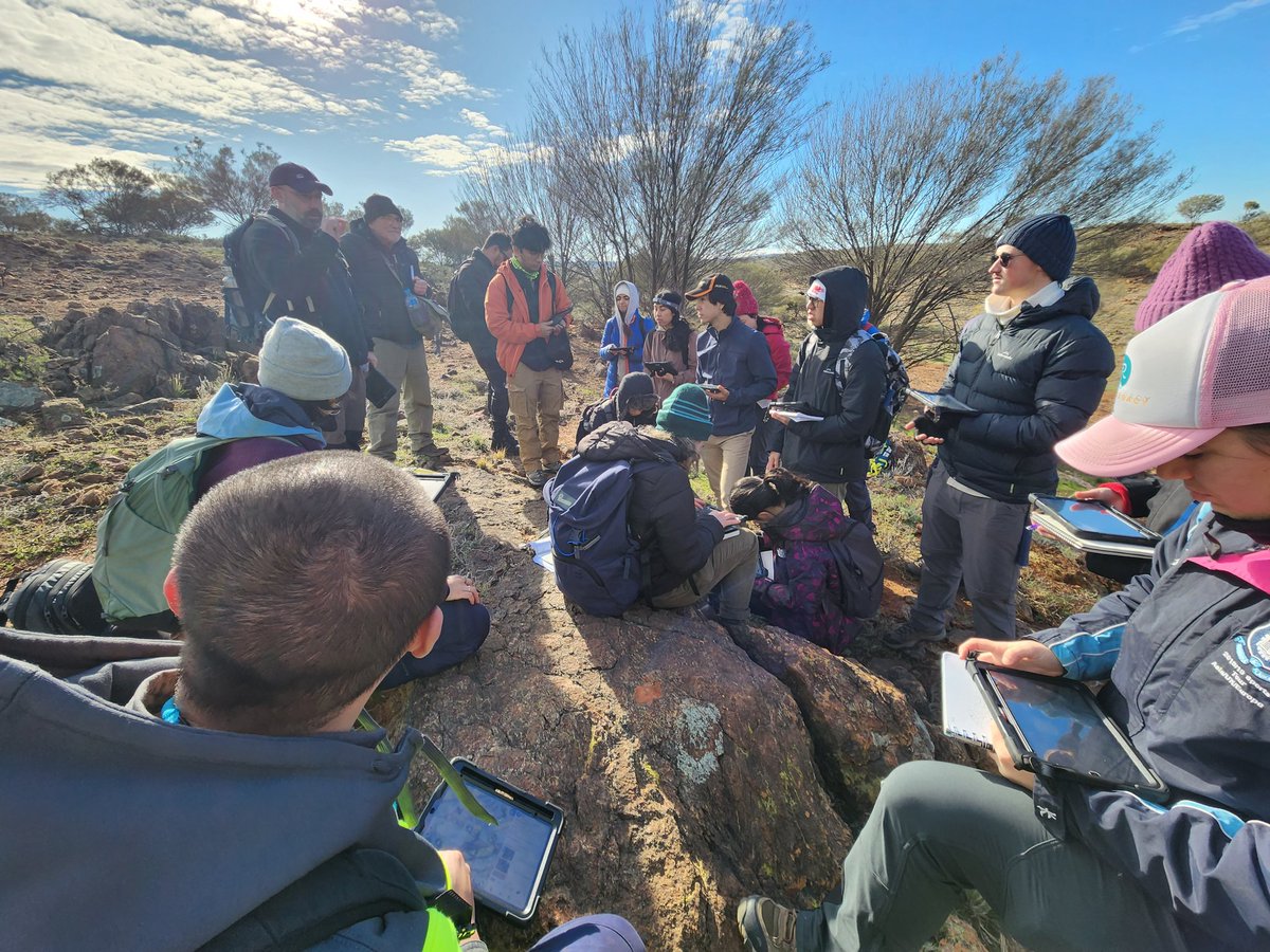 Geology field trip at Round Hill!