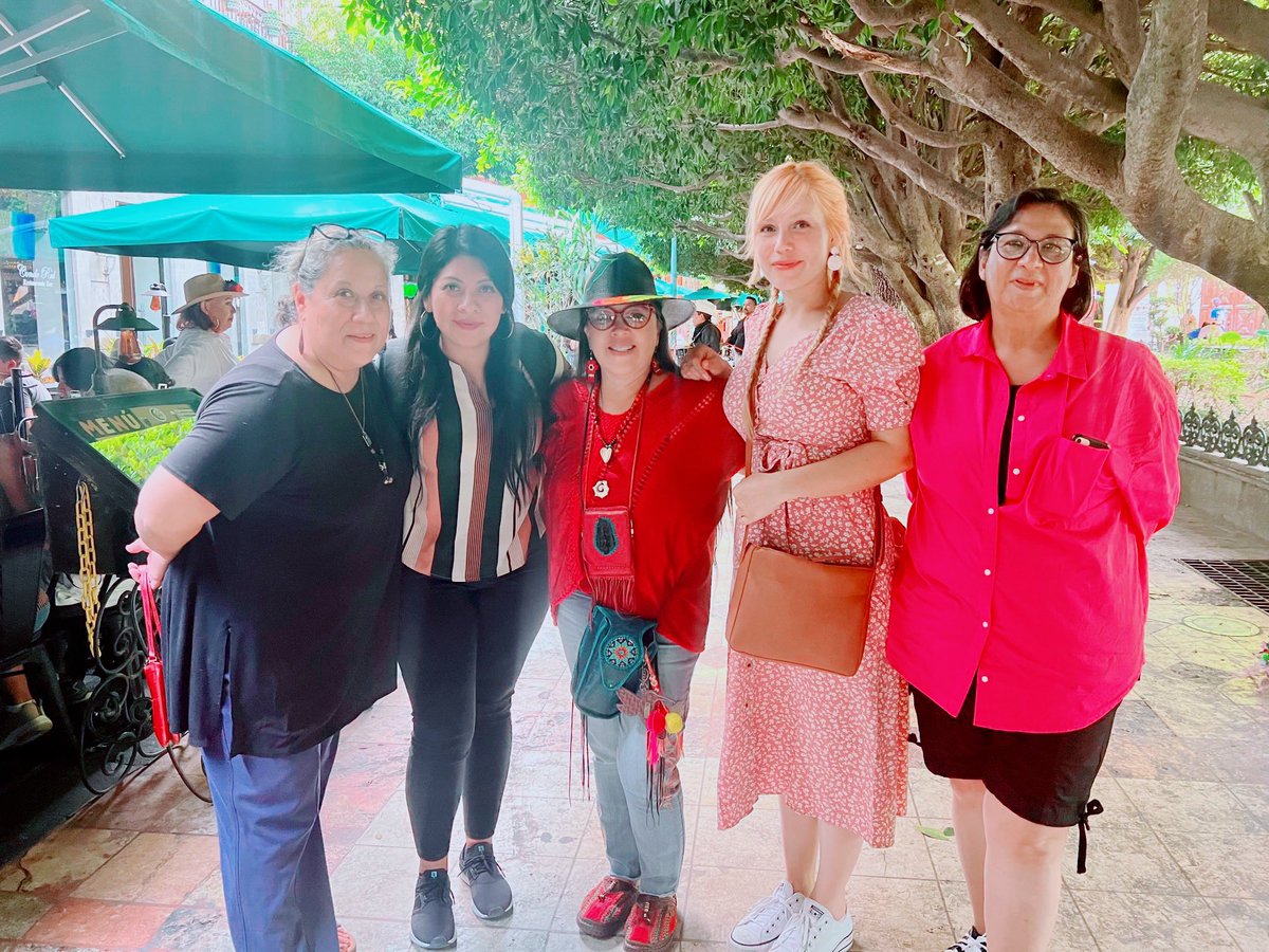 Mslizzuniga's tweet photo. From teaching at Resplandor and Primaria Luis González Obregón to learning from Dr. Zamora and the amazing people at the Eco Aldea. This trip to Mexico with @ColaborativaTX was truly amazing. Thank you @nunezOpatricia for putting this together and for all your hard work! https://t.co/kQXBDDyHJc