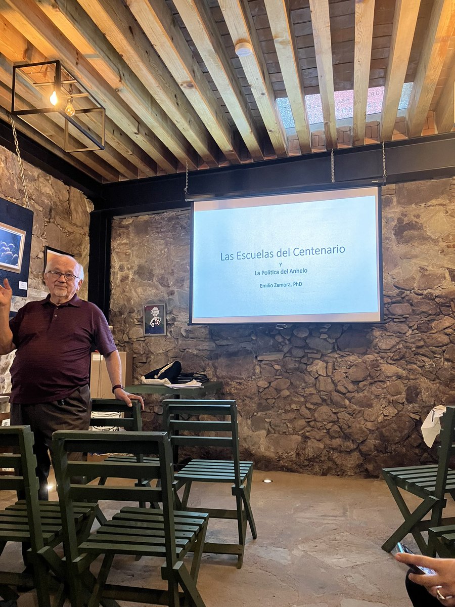 Mslizzuniga's tweet photo. From teaching at Resplandor and Primaria Luis González Obregón to learning from Dr. Zamora and the amazing people at the Eco Aldea. This trip to Mexico with @ColaborativaTX was truly amazing. Thank you @nunezOpatricia for putting this together and for all your hard work! https://t.co/kQXBDDyHJc
