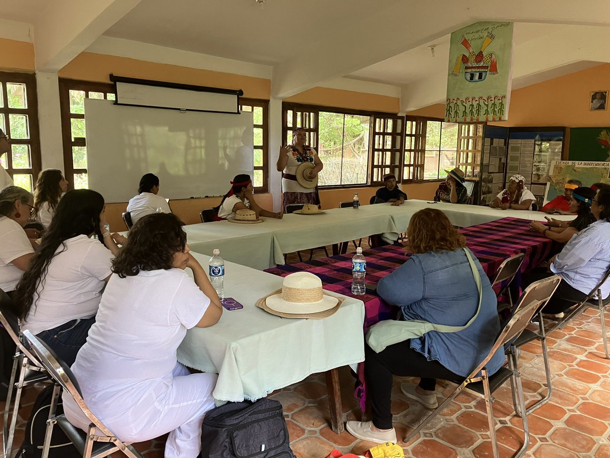 Mslizzuniga's tweet photo. From teaching at Resplandor and Primaria Luis González Obregón to learning from Dr. Zamora and the amazing people at the Eco Aldea. This trip to Mexico with @ColaborativaTX was truly amazing. Thank you @nunezOpatricia for putting this together and for all your hard work! https://t.co/kQXBDDyHJc