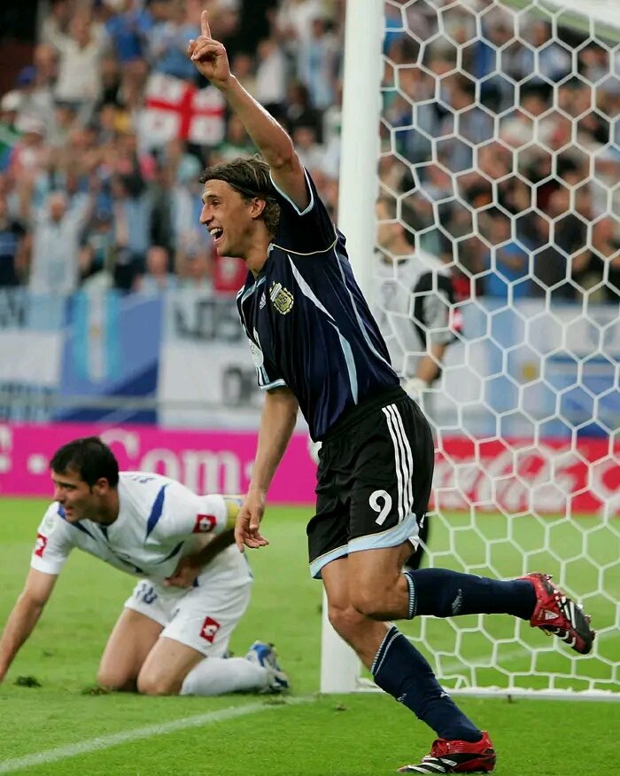   He was born to score goals!

Happy birthday, Hernán Crespo. 