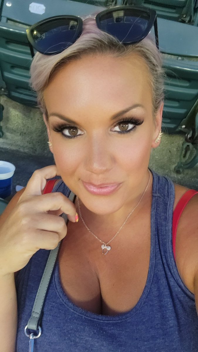 DisneyDelight13's tweet photo. Guardians lost but my redlegs won 7 in a row tonight ! 😍🥰🤩 https://t.co/fwyVqow0G2