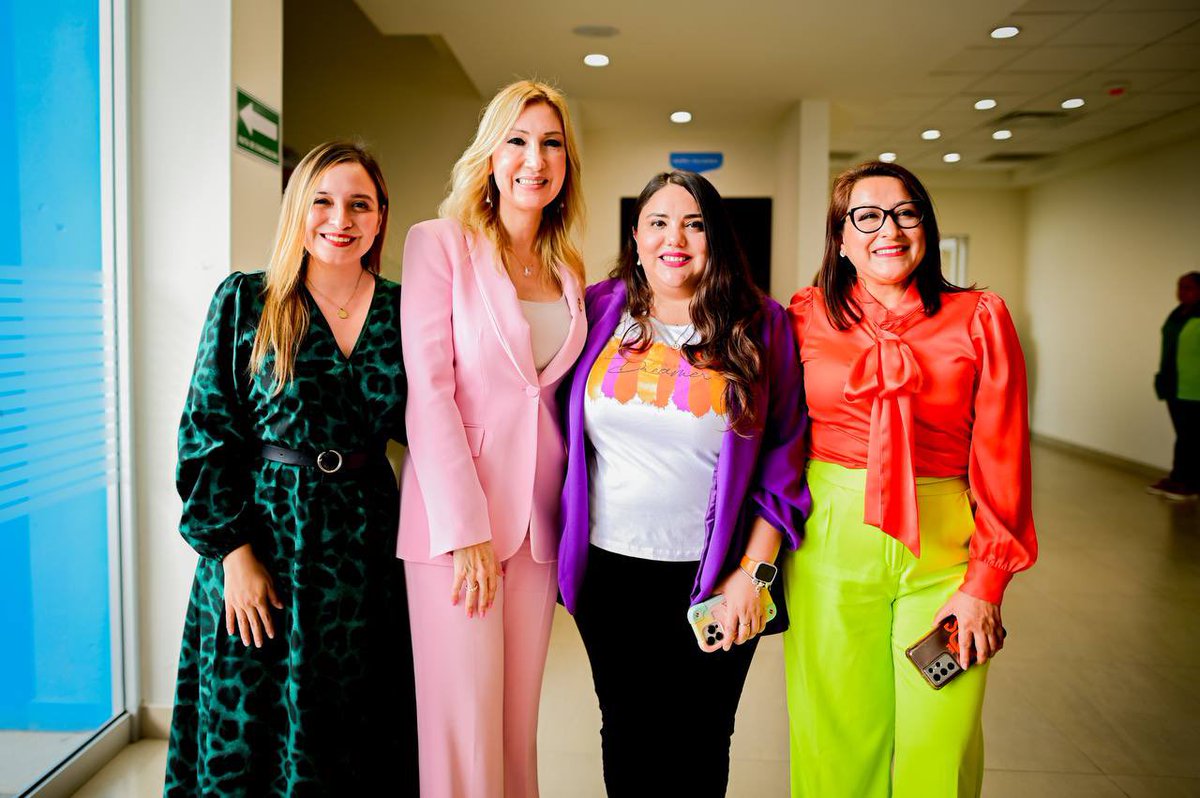 TabitaOrtizH's tweet photo. Celebro el arranque de operaciones del Nuevo Hospital de Especialidades en Salud Mental que abrió sus puertas el pasado 12 de junio, en Escobedo. 🌃

Aquí se brindará atención psicológica, psiquiátrica y neurológica. 🏥🧠🥰

#TabitaOrtiz #Salud  #NuevoLeon #SaludMental #Unidos https://t.co/LiAwllzQ0C