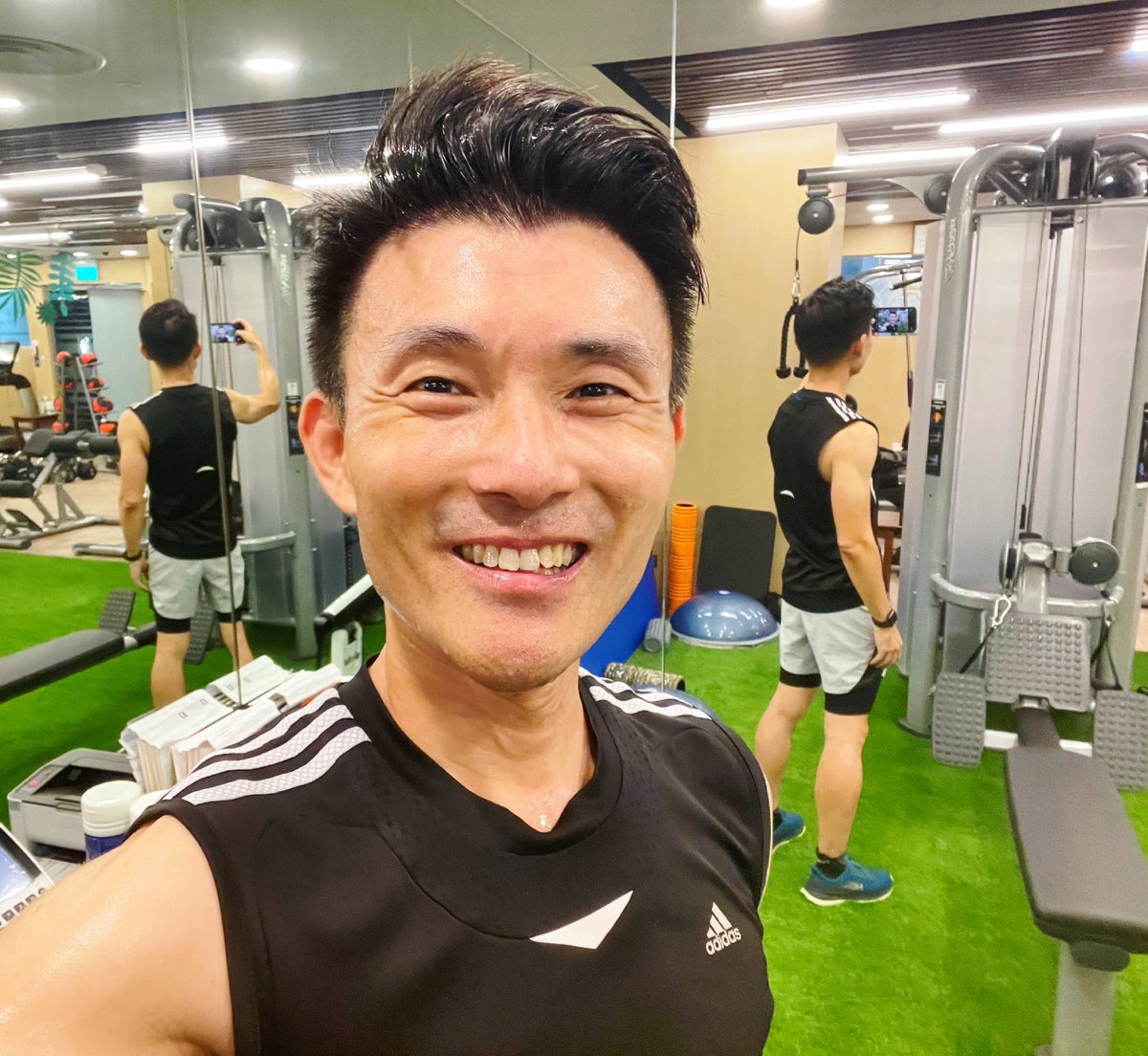 YamKeng's tweet photo. Thanks for joining me this morning despite the drizzle. As the floor was wet, we walked around Marina Bay instead. Still exercising. ๐ช๐ป
But I went back to the gym and ran on the treadmill after that. ๐
#runwithBYK #keepingfittogether #personalresponsibility https://t.co/LPkXjTdOtl