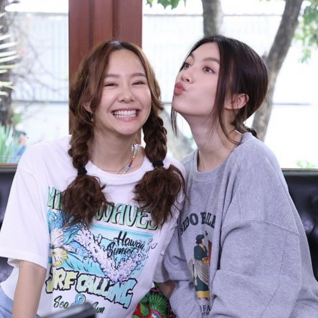 suntiphongxxi's tweet image. มีใครขายนักแสดงที่เล่นเป็น รีรี่ ยัง น้องออม กรณ์นภัส ลูกสาวคนสวยยยย น่ารัก นิสัยดี น่าเอ็นดูสุด ๆ เราเคยสอนน้องตอนมัธยม มีถ่ายงานบ่อยแต่ไม่ทิ้งการเรียนเลย ขยัน วางตัวดี มารยาทดี ตอนเรียนก็ตั้งใจเวอร์ ๆ ฝากน้องด้วยค้าบ

#มาตาลดาEP9 #มาตาลดาEP10 #มาตาลดา