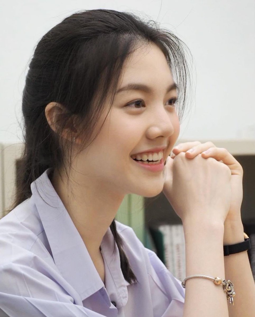 suntiphongxxi's tweet image. มีใครขายนักแสดงที่เล่นเป็น รีรี่ ยัง น้องออม กรณ์นภัส ลูกสาวคนสวยยยย น่ารัก นิสัยดี น่าเอ็นดูสุด ๆ เราเคยสอนน้องตอนมัธยม มีถ่ายงานบ่อยแต่ไม่ทิ้งการเรียนเลย ขยัน วางตัวดี มารยาทดี ตอนเรียนก็ตั้งใจเวอร์ ๆ ฝากน้องด้วยค้าบ

#มาตาลดาEP9 #มาตาลดาEP10 #มาตาลดา