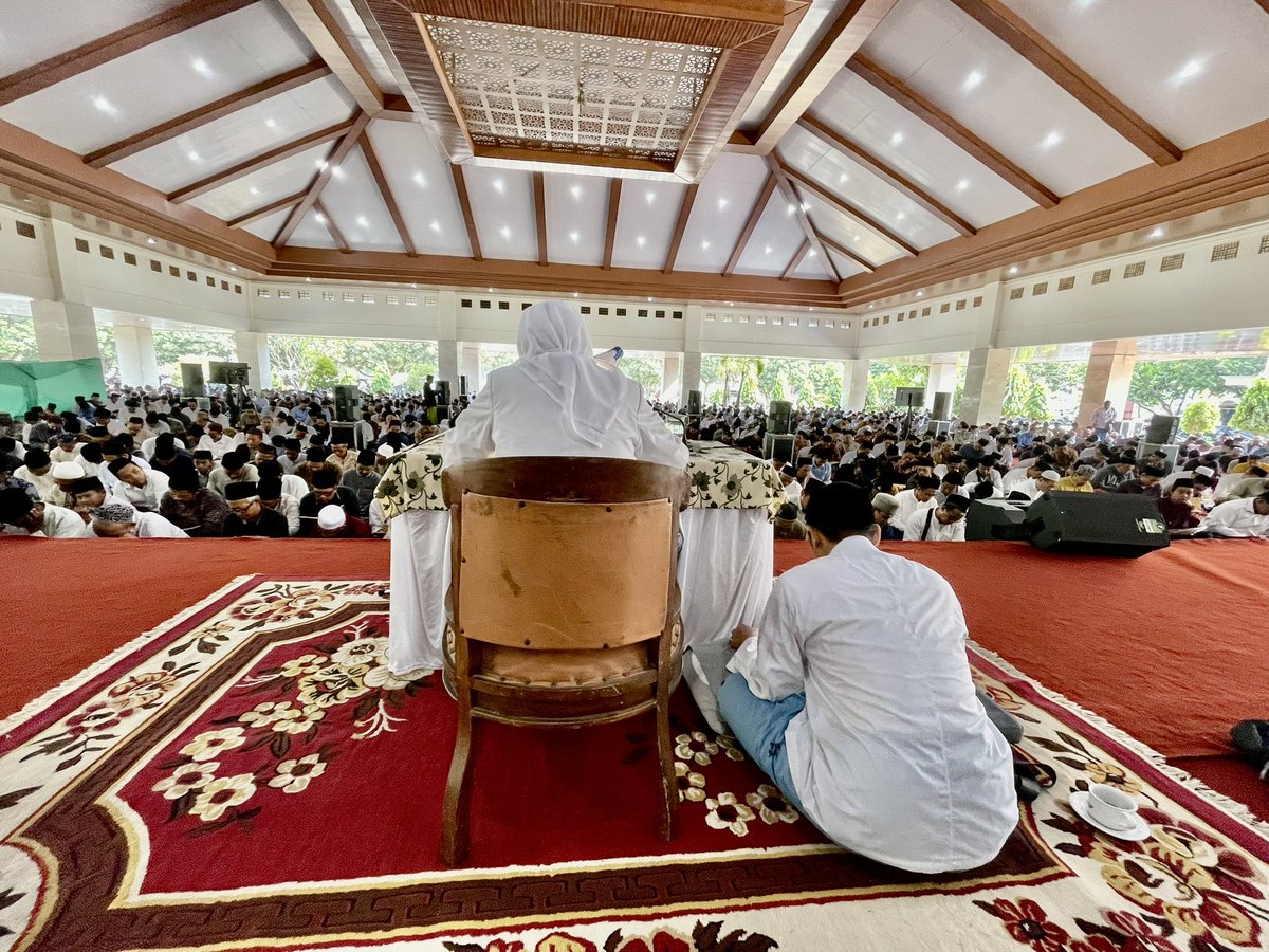 shohib_muid's tweet photo. ورود الفاقات أعياد المريدين
Datangnya kefakiran/kesulitan adalah hari raya yang indah bagi orang-orang yang sedang menempuh jalan menuju Allah.
#ngaji #hikam #kamismanis #kemislegi #himasal #lirboyo #khanwarmanshur https://t.co/B81zqe2OHL