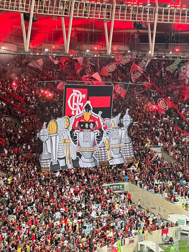 ubzoficial's tweet photo. Tragam os vinhos, nós temos as taças 🏆🍷

Vamos, FLAMENGO 🔴⚫️

#URUBUZADA 
#DefensoresdoManto
#CulturadeArquibancada https://t.co/S5xOoffbD0