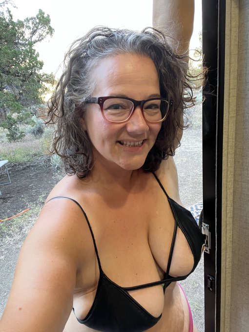 I&rsquo;m thinking I need more 💦💦 Want to help?? Join me live now! @lustycams4you https://t.co/z868g2xOES<a href="/tag/newprofilepic"class="tags"><span>#newprofilepic</span></a>
