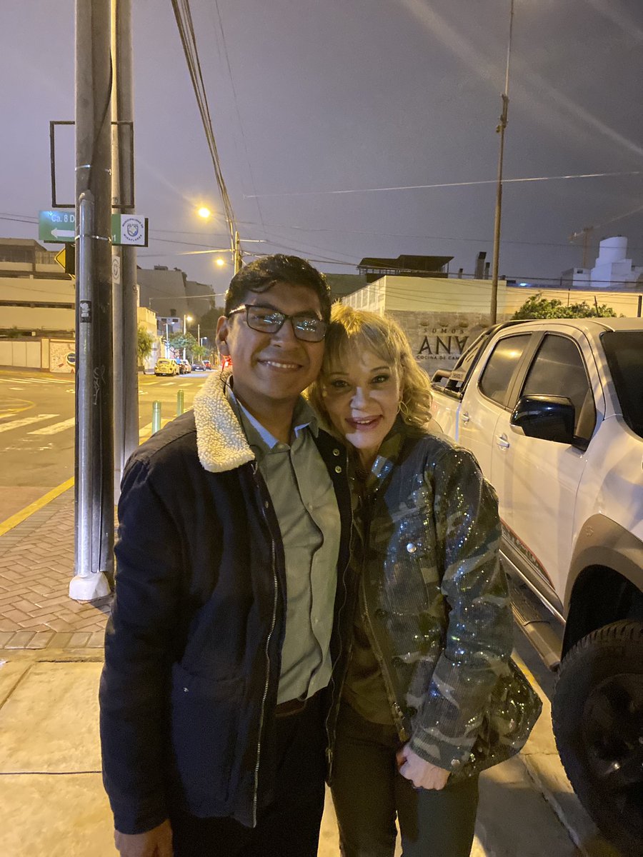 UnNNEnElWorld's tweet photo. Nadie me va sacar de la memoria estos momentos… que desde ahora lo son todo para mi..!!!
Conocer a mis dos grandes referentes en la cocina como #arlett y en la repostería como #astrid quedarán en la posteridad estás imágenes…
Próximamente en central (?) https://t.co/pgIcmLOlEM