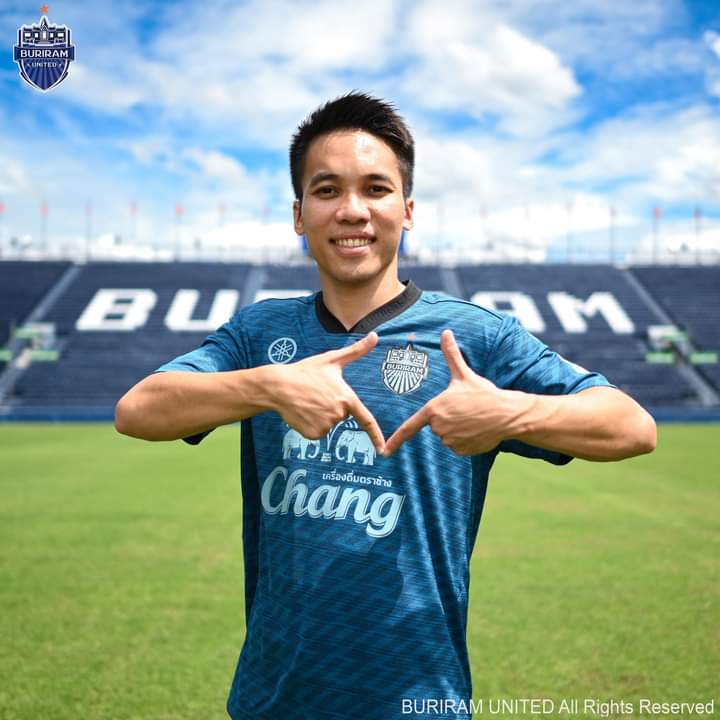 ThaiFootballDB's tweet photo. Suporn Peenagatapho (27 yrs, full back) is a new member of Buriram United. https://t.co/nVaR55kG8P