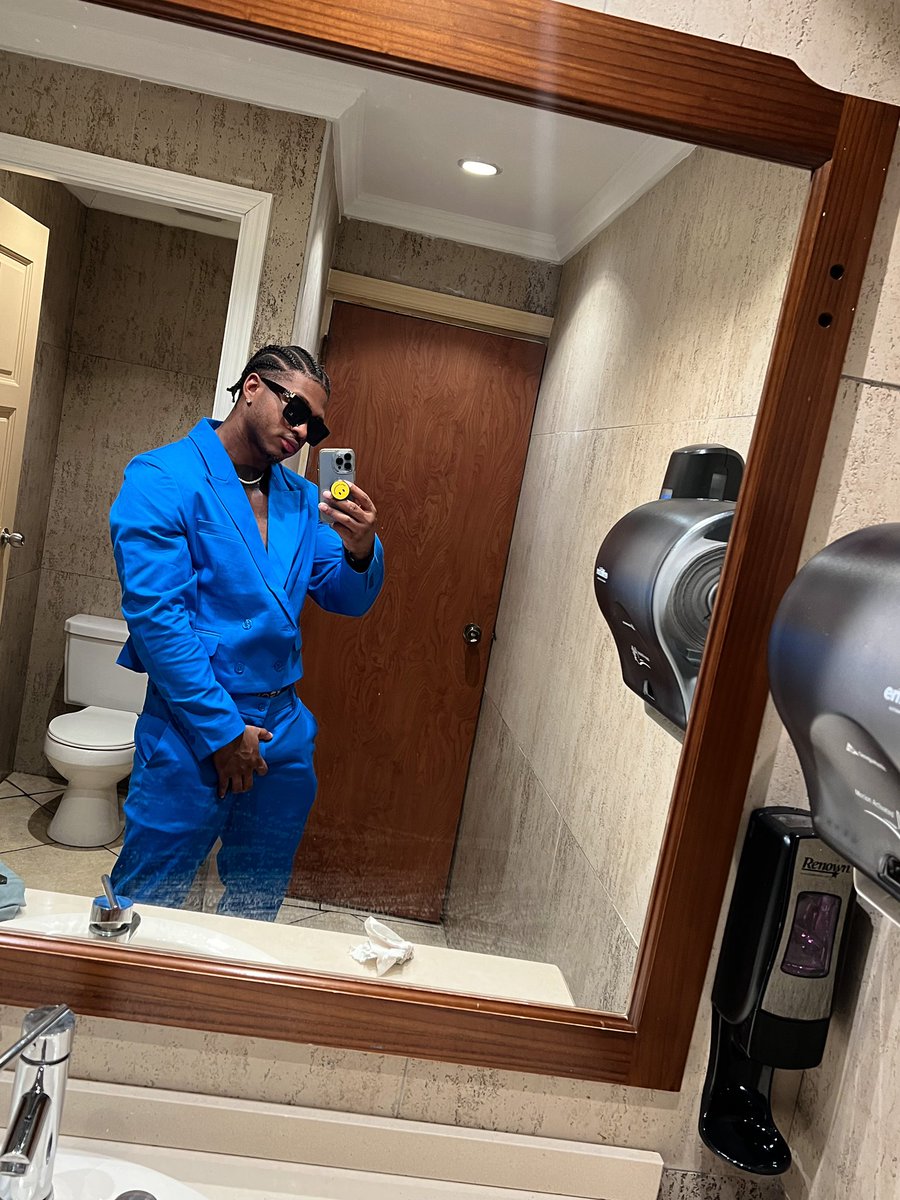 letmeborrowU's tweet photo. If we go out to eat I might some head at the establishment so dnt be shy ⭐️ https://t.co/y9PthpKQ4P
