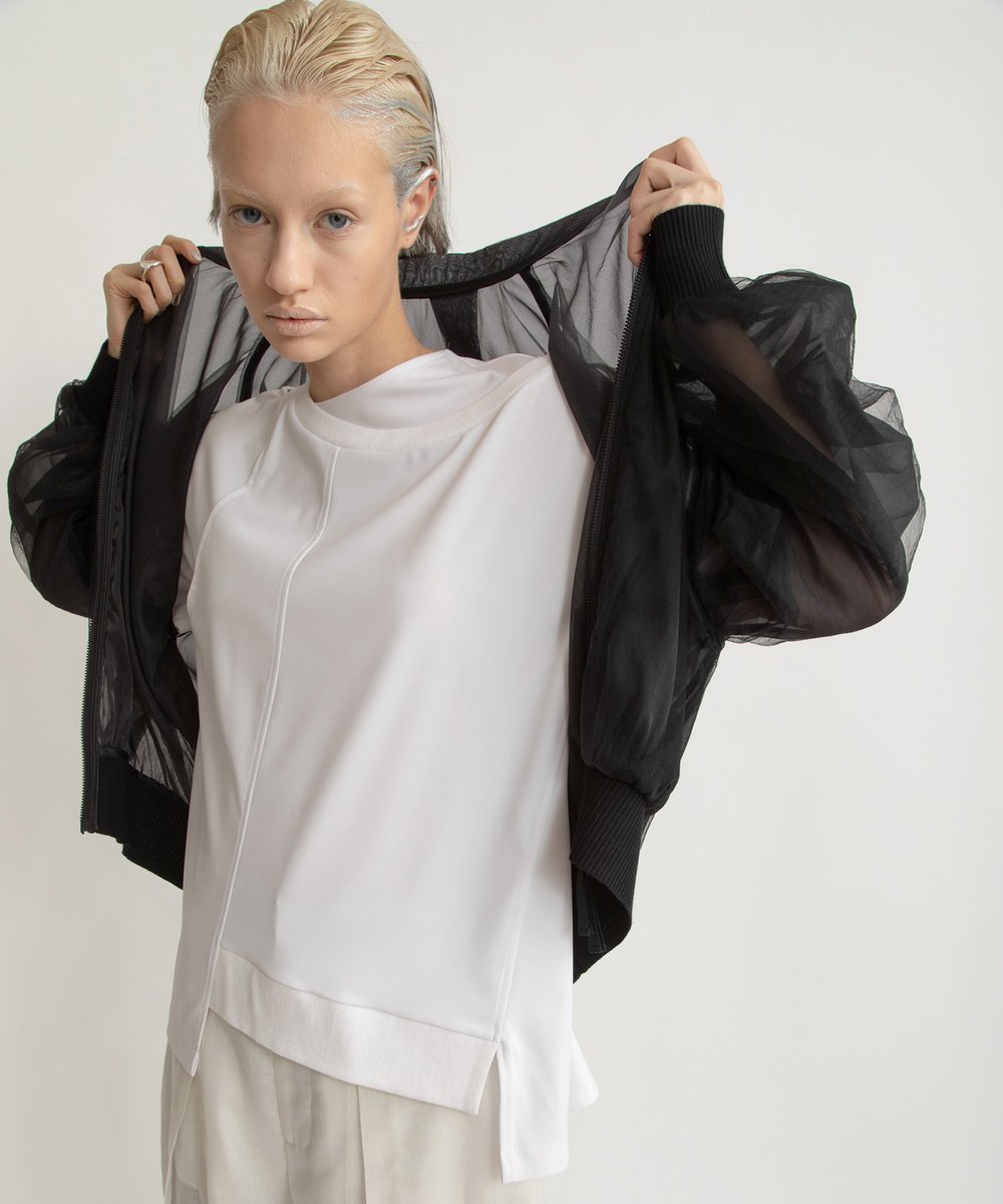AULAofficial's tweet photo. シアーブルゾンが再入荷！通常販売開始！

裏地のない生地で風通し良く、オフィスや外出先での冷房対策や日��け対策にもおすすめです。
秋まで長く着られる落ち着いたカラーもポイント。

https://t.co/a7PLmNTKny

#AULAAILA #アウラアイラ #シアーブルゾン #冷房対策 #日焼け対策 #羽織り #夏服 https://t.co/xHp0n7G4Ct
