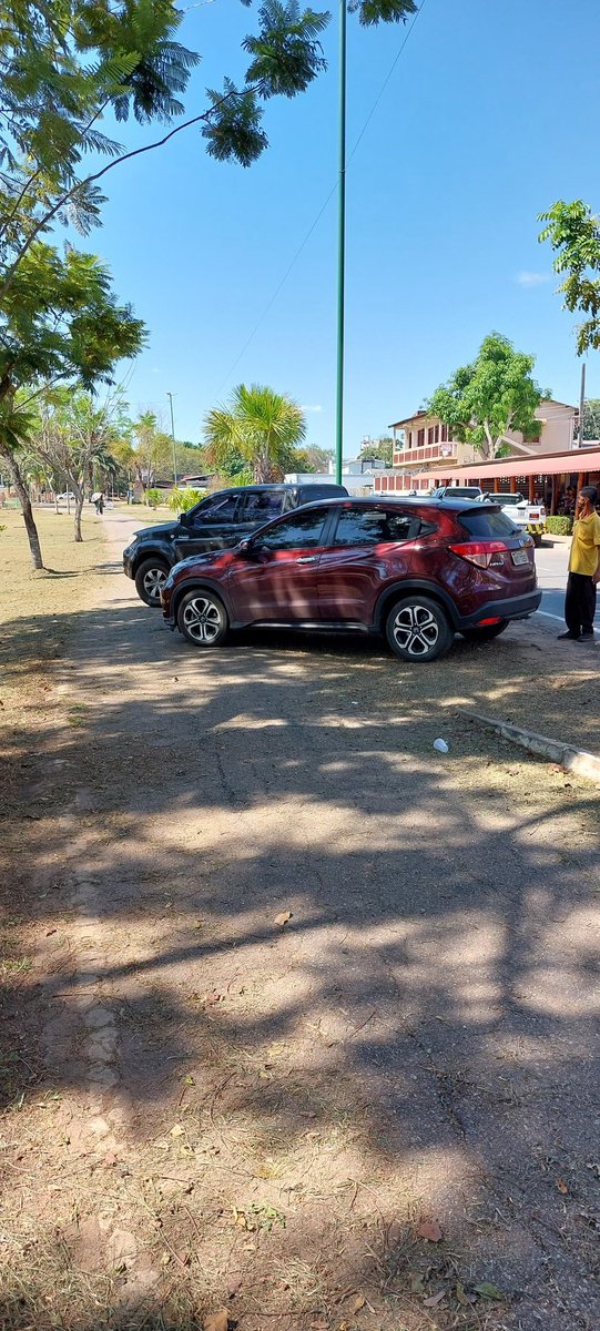 MarcioSouza_ac's tweet photo. Parque da Maternidade, horário de almoço. O ciclista que se dane! https://t.co/gCuVQEtgSh
