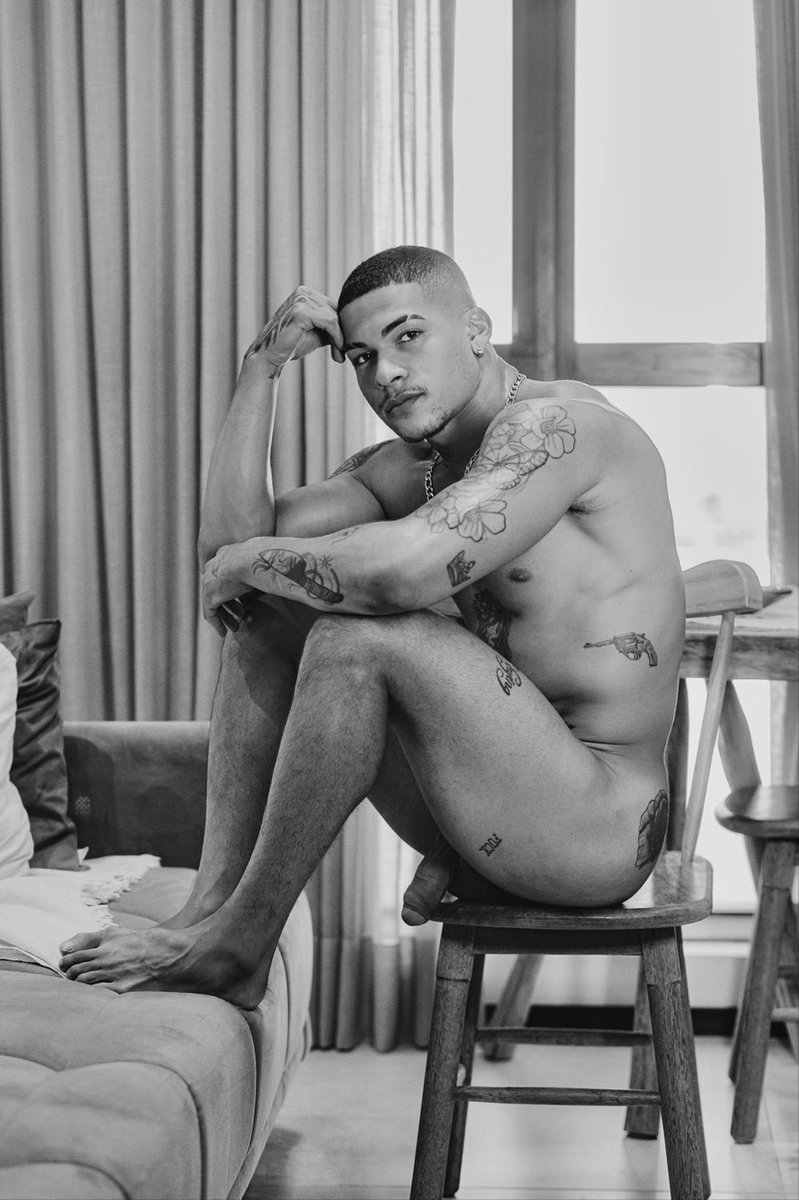 casajordany2k's tweet photo. For real @realtaloxl is one sexy dude!!! https://t.co/EwgrSRm2kU