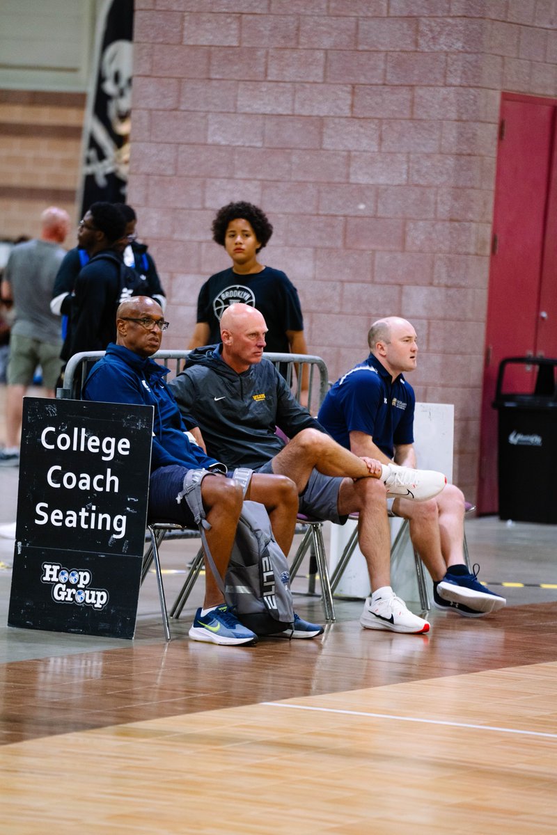 TheHoopGroup's tweet photo. Schools packed the baselines on night one of Atlantic City Jam Fest ‼️

D1 Live period opens tomorrow 🔥 https://t.co/jzAjved2yh