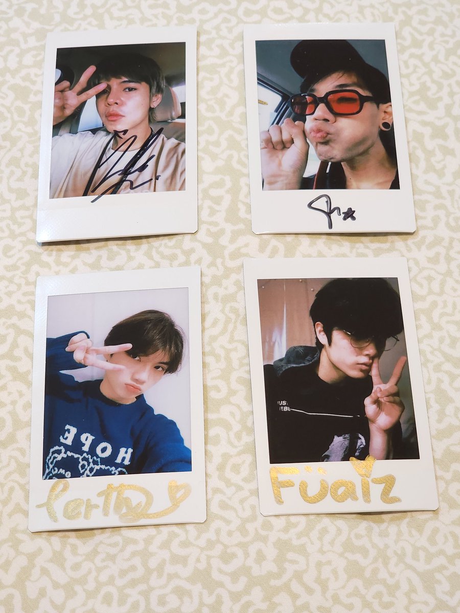 orepatty_me's tweet photo. WTS signed Polaroid
Job - 1200
Ping - 1000
Perth - 500
Fuaiz - 600
#THCBOC #THCFinalEpisode #FinalEpTHC #ตลาดนัดคินน์พอร์ช #ตลาดนัดเหนือเมฆ https://t.co/mv3iFH4DlB