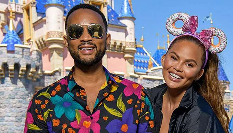 Chrissy Teigen shared the 1st video of all four of her children playing together, and it's too cute to handle!
https://t.co/yX0ztfj54I https://t.co/SNWfNEQH4M