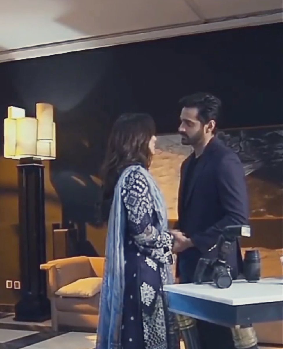 thinking_v's tweet photo. #TereBin FD

Aaj khud ko aur mujhe sambhal lena 😂 https://t.co/TaUPN2jbsi