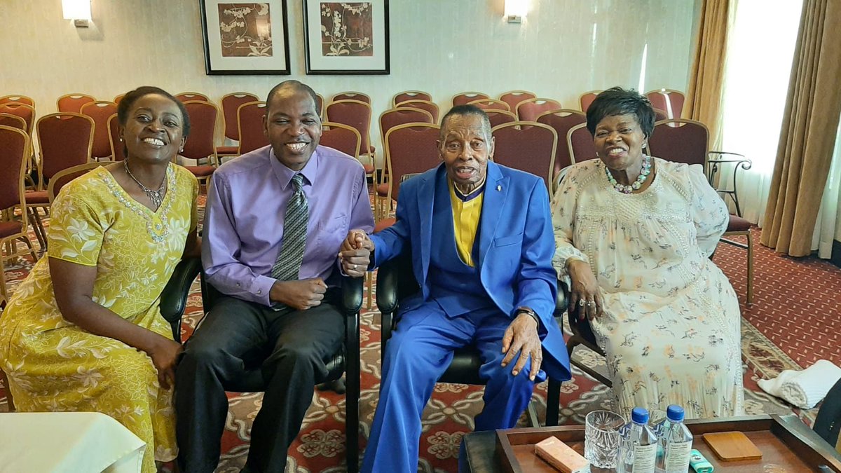 ShingisaiSuluma's tweet photo. The great man of God has been taken to glory. We have remained to continue on with what he has taught us. Your heartfelt prayer will forever be in our hearts Baba, as we continue to remember that through it all, God is always on our side. We thank you. Go well Baba. https://t.co/18yceHQBXe