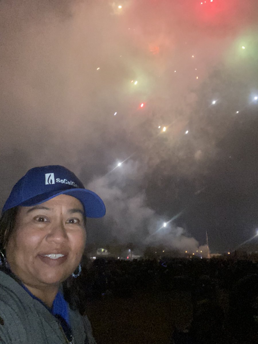 MariaV_SoCalGas's tweet photo. Congratulations #VenturaRotary for hosting a wonderful 4th of July Fireworks Show and Family Picnic.  @socalgas #proudsponsor https://t.co/cNRI7NzFhO