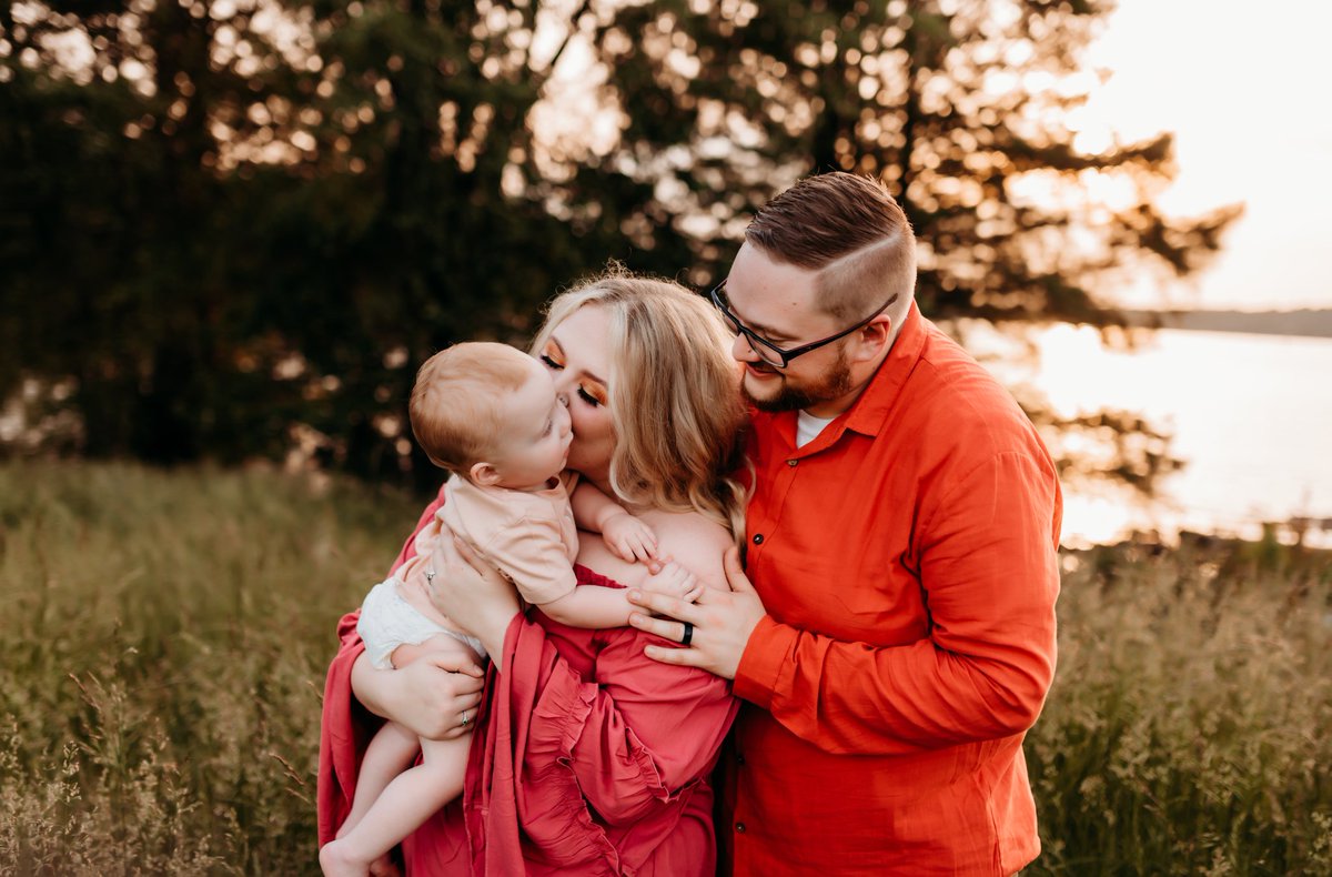 DxKY's tweet photo. Here's a few pictures of my wonderful family. I couldn't imagine a world without @jadeyyoung and my perfect Piper Rose. https://t.co/YxawvrVCd7