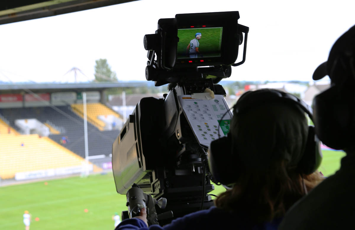 NemetonTV (@nemetontv) on Twitter photo Our talented production crew works with <a href="/TVM_ie/">Television Mobiles</a>'s technical & facilities crew to bring your favourite <a href="/GAA_BEO/">GAA BEO TG4</a> & <a href="/Rasai_BEO/">Rásaí BEO TG4</a> programmes straight to your TV! 🙌🏼
Here's a glimpse into what our crew does during an outside broadcast for live sport: 🎥🎙️
nemeton.ie/news/news-arti… Our talented production crew works with <a href="/TVM_ie/">Television Mobiles</a>'s technical & facilities crew to bring your favourite <a href="/GAA_BEO/">GAA BEO TG4</a> & <a href="/Rasai_BEO/">Rásaí BEO TG4</a> programmes straight to your TV! 🙌🏼
Here's a glimpse into what our crew does during an outside broadcast for live sport: 🎥🎙️
nemeton.ie/news/news-arti…