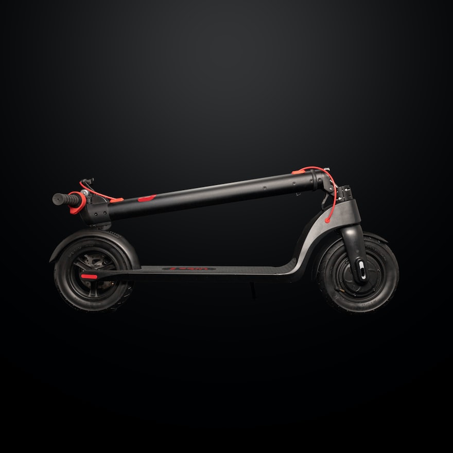 E-bikes &amp; e-scooters are becoming increasingly popular. Most are powered by lithium-ion batteries which can be charged in the home.

It's important when charging e-bikes and e-scooters, you do so safely to avoid a risk of a fire starting nationalfirechiefs.org.uk/E-bikes-and-e-…

#ChargeSafe⚡
