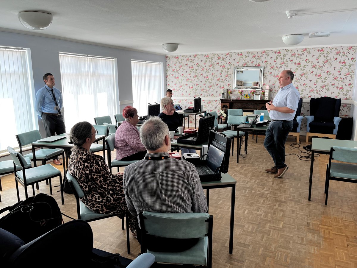 Wythnos diwethaf roeddem draw mewn Diwrnod Agored Digidol a drefnwyd gan Creu Menter/Cartrefi Conwy yn Llandudno Gwych sgwrsio â chymaint o denantiaid Cartrefi Conwy am Seiberddiogelwch. Fe wnaeth nifer fwynhau cymryd rhan yn ein Stafell Ddihanc Seiber @CreatingE @CartrefiConwy