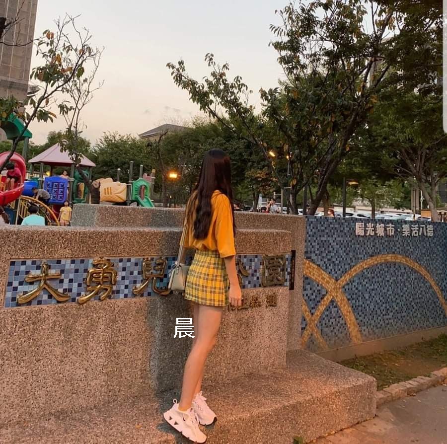 chen99692790's tweet photo. 沒穿內褲 塞著跳蛋 踩著精液走在路上 就是希望有人發現 然後掀開我的裙子 掏出肉棒直接塞進我已經濕到一直流水的穴裡呀 今天遇到一個 我都主動去勾引了 還直接跑走…#��子 #淫賤 #騷貨 #腿控 #足控 #勾引 #母狗 #精廁 #賤貨 #淫蕩 #意淫 #射屏 #射鞋 https://t.co/V6H675WTyG