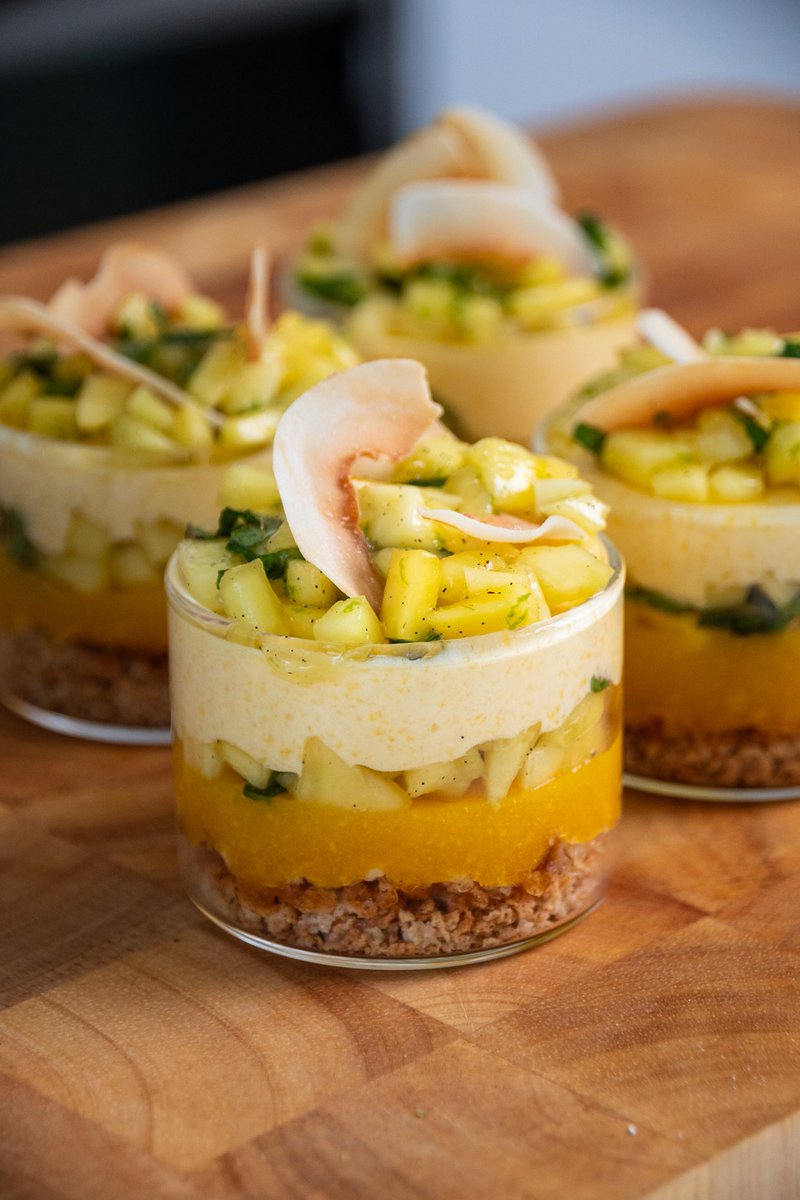 eric_lanlard's tweet photo. Are you ready for #recipefriday ? little Mango mousse with amaretti crumble & zesty salsa 🥭❤️
all made in my @Magimix https://t.co/lXBReL4wXU
