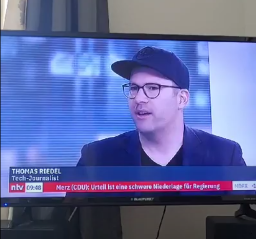 Ich war gerade live auf <a href="/ntvde/">ntv Nachrichten</a> in der @teleboerse, um zu erklären, was es mit #Threads auf sich hat. Ihr findet mich auf Threads hier: threads.net/@boydroid 
Kurz: Ja, Threads kann Twitter gefährlich werden, aber nicht als Alternative, sondern als etwas anderes. :)