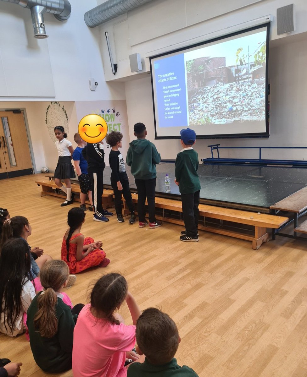 A super assembly by the Knights Rights sharing ways to reduce litter in our local area of Adamsdown. 😁 🌎 🧃🍬🍎🧹✅️ #EthicallyInformed @AdamsdownPrm