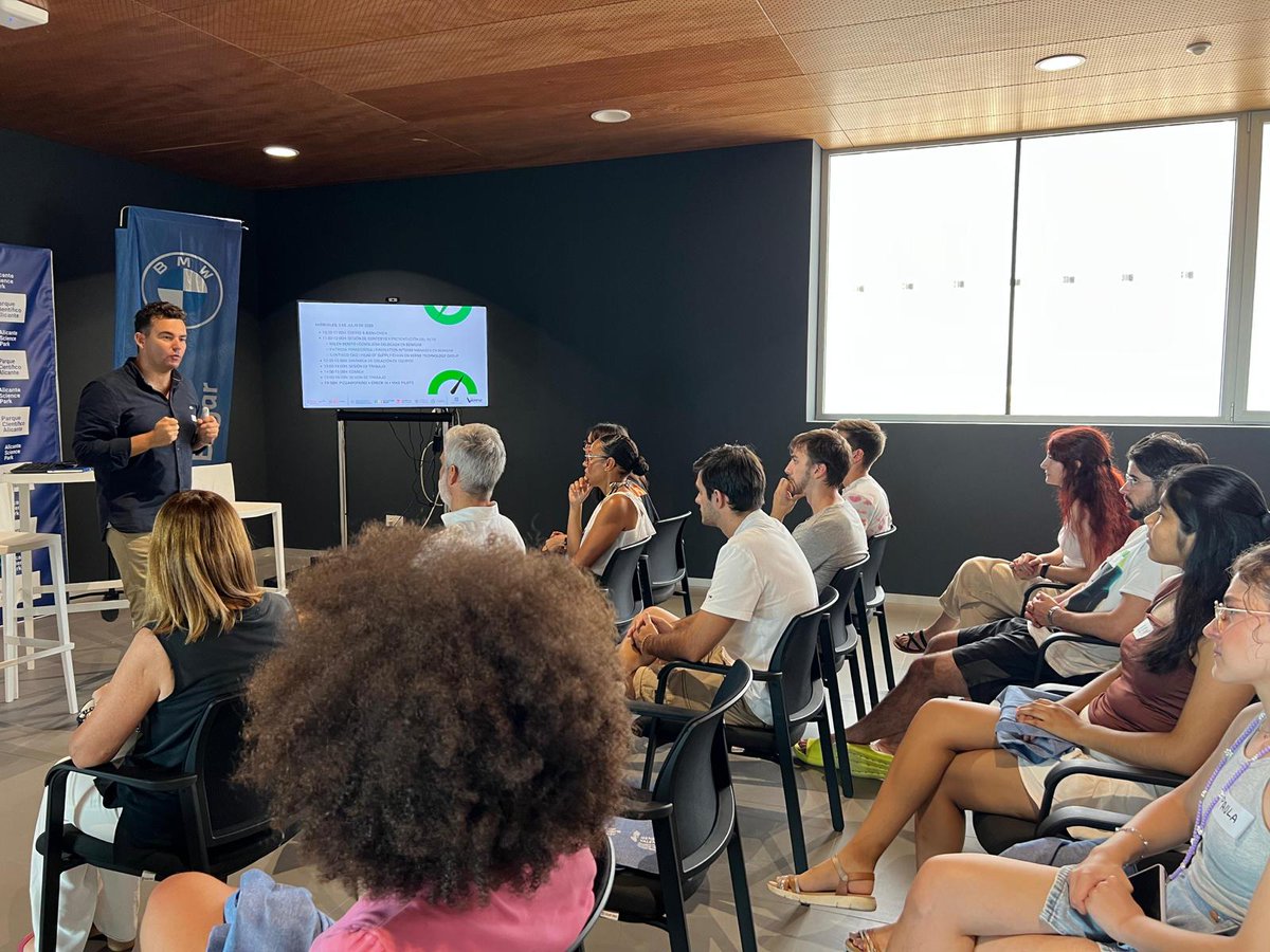 cINCREA's tweet image. 👏Resum de la Jornada de 5U CV Gennera Interuniversaria d'ahir a la @ua_universitat . Hui segueixen treballant per resoldre reptes. #Llamp @GVAeconomia