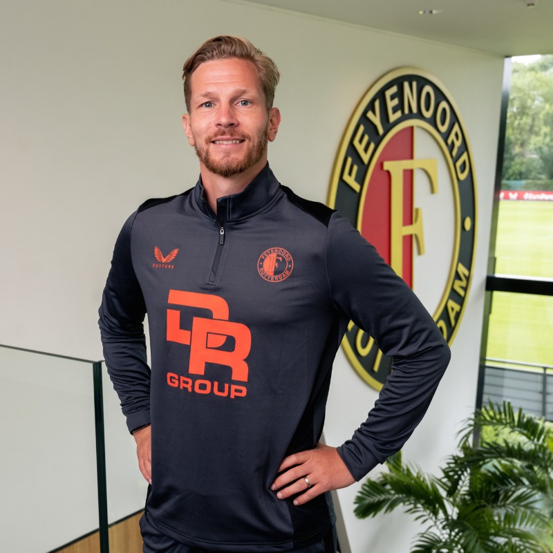 Feyenoord's tweet photo. Nieuwe keeperstrainer: 𝐉𝐲𝐫𝐢 𝐍𝐢𝐞𝐦𝐢𝐧𝐞𝐧

‘Het vervult mij met trots dat ik nu onderdeel uitmaak van deze grote club’