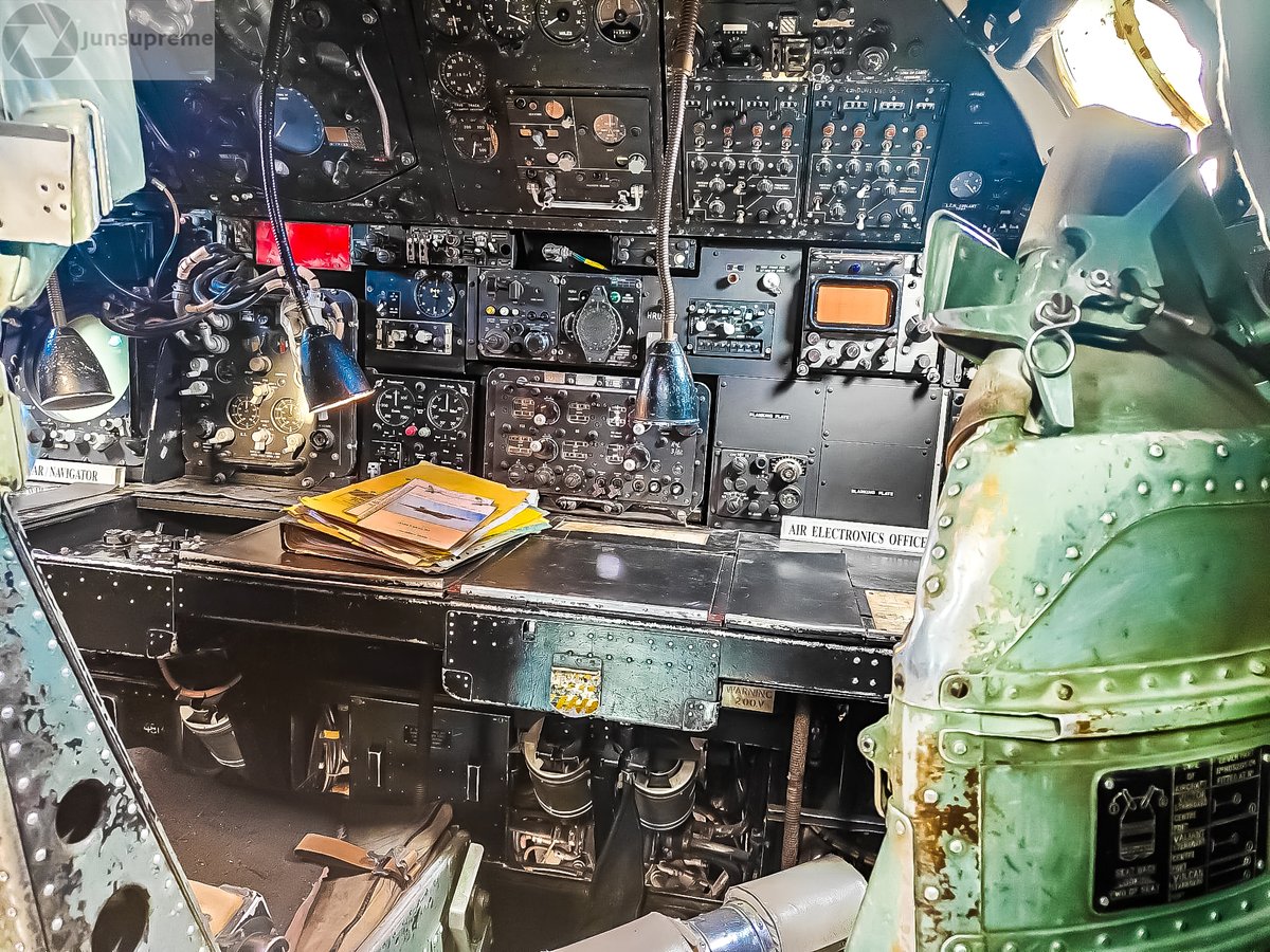 RyszardJonski's tweet image. Avro Vulcan #XM594 cockpit.
@NewarkAirMus