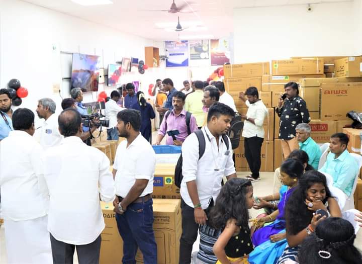kaizensukumar's tweet photo. Customer Centric and Crowd pulling is our Primary Objective @innokaiz_india
#iShop #INNOKAIZ #SUKUMARBALAKRISHNAN #sukumar #retail #RetailStore @labour_talk @METROPEOPLE1 @tndwwa @INCIndia @RahulGandhi #Sathyaretail #Viveks #Vasanthco https://t.co/AvwPRpNprx