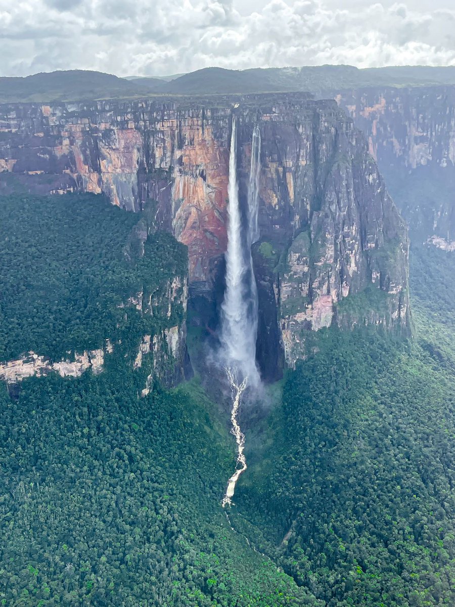 Imponente LA MÁS ALTA DEL MUNDO Parque Nacional CANAIMA 🇻🇪🇻🇪🇻🇪🇻🇪🇻🇪🇻🇪🇻🇪🇻🇪🇻🇪🇻🇪🇻🇪 📸 @fabseraf