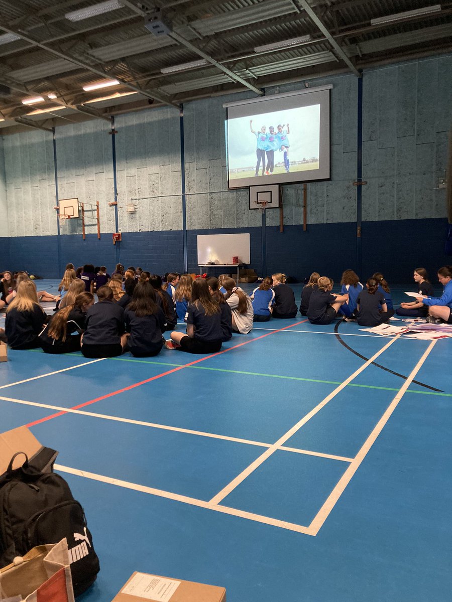 Five schools all meeting @costelloschool for Barclays Go Lead workshops. <a href="/TestbournePE/">Testbourne PE Dept.</a> <a href="/CranbournePE/">Cranbourne PE Dept</a> <a href="/ChallonerPE/">PE Staff</a> <a href="/aldworth_school/">Aldworth School</a> #girlsfootballinschools <a href="/YouthSportTrust/">Youth Sport Trust</a>