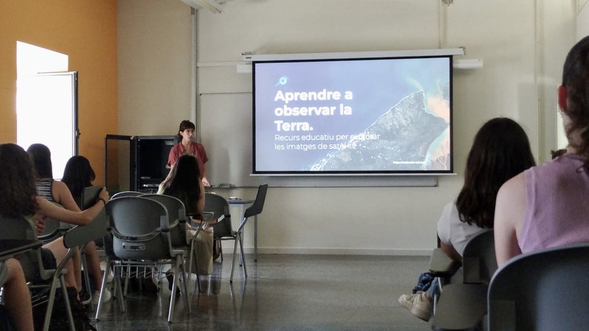 SIGTE_UdG's tweet photo. Ahir vam participar al Jove Campus de Recerca de la @univgirona amb un taller de #edusat on vam buscar imatges de satèl·lit sobre la sequera o el retrocés dels glaciars 🛰🔥🌳💦
#jcr2023 #UdGCampusEstiu @CopernicusEU https://t.co/ZR9ZthrH4W