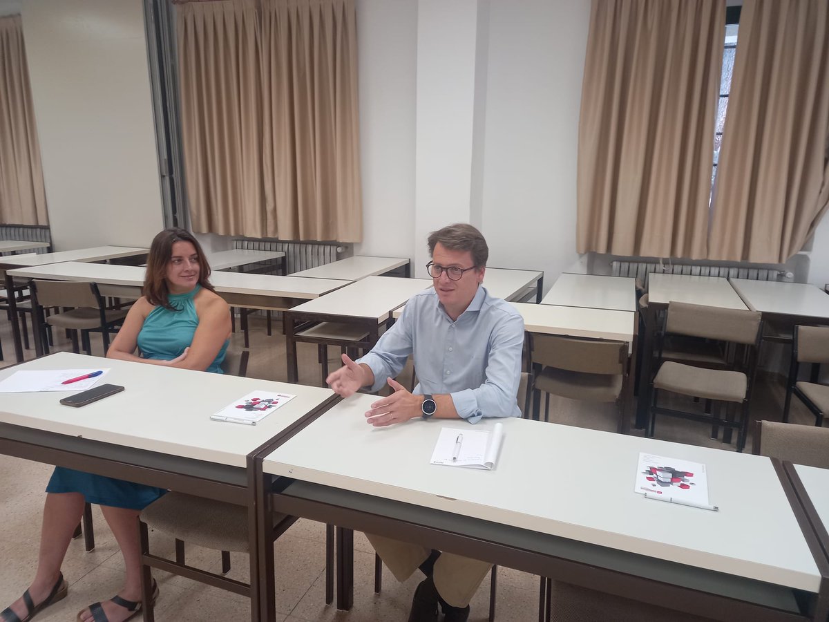 madrimasd's tweet photo. 2º día del curso "Open Innovation 2.0" en @CursosVeranoUCM . Nuestros ponentes: Mark Kavelaars, @Swanlaab , Javier López-Huertas, @ProsegurES, y David García, SILO Company. Hablamos de #startups, #venturecapital,  #fondosdeinversion,  #aceleradoraspublicas, #talento #innovacion https://t.co/421t0V4Y0Q