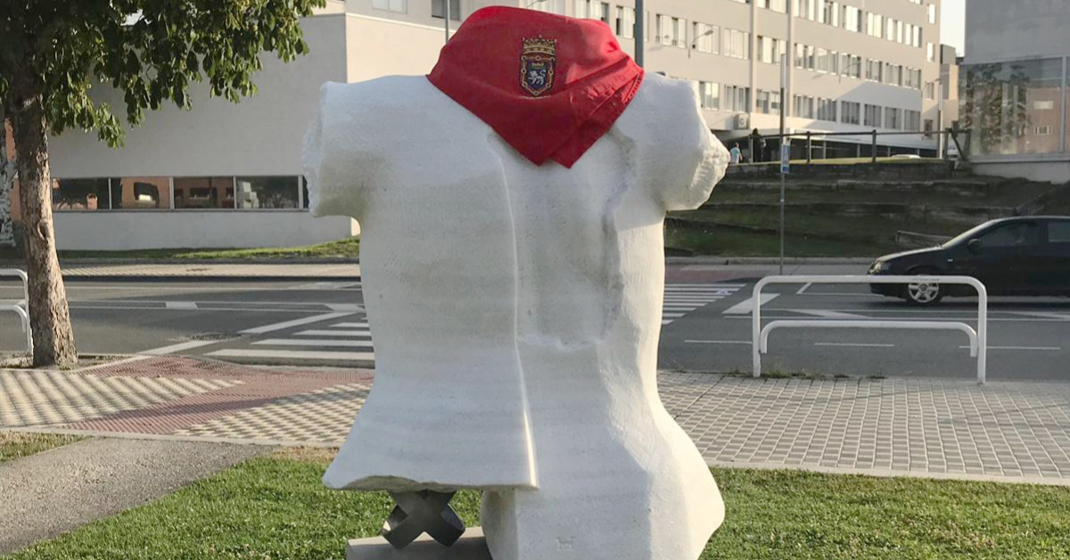 Coenav's tweet image. Desde el Colegio os deseamos unos estupendos #Sanfermines2023 y enviamos, por supuesto, un saludo muy especial a las #enfermeras que trabajáis estos días para que los demás disfruten de la fiesta.

🔻 ¡Viva San Fermín! 🔻 Gora San Fermín!

#SF2022 #navarra #pamplona #iruña