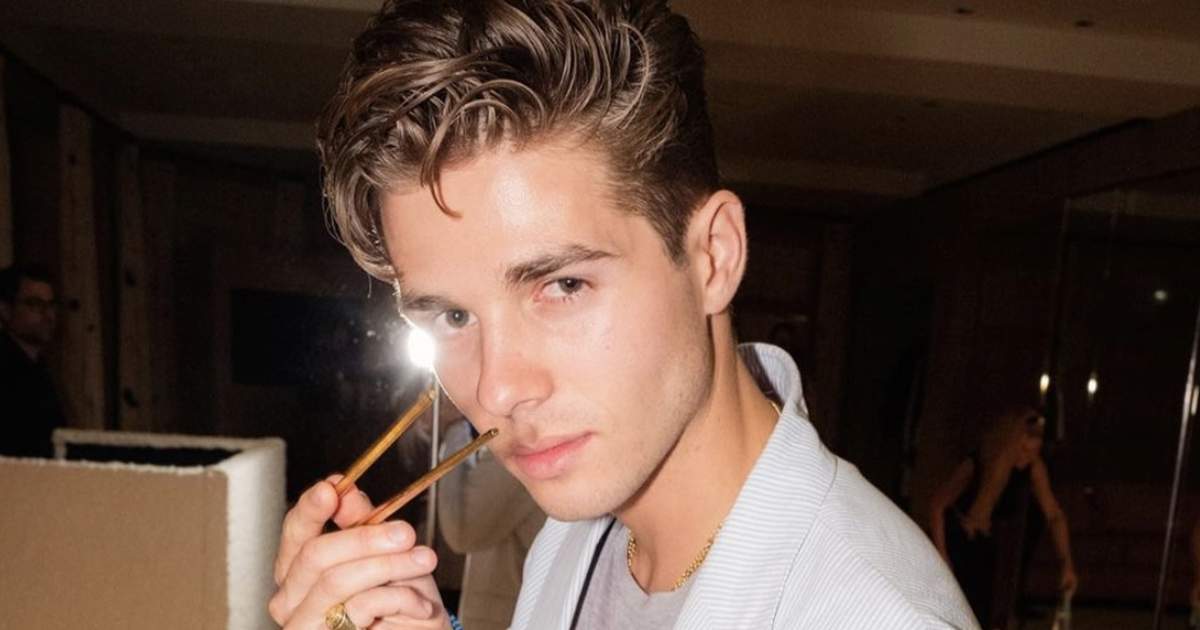 martatools's tweet image. Achileas de Grecia elige el apellido de su madre, Marie Chantal, en su debut en la gran pantalla junto a Jennifer Lawrence dlvr.it/Srlz1K